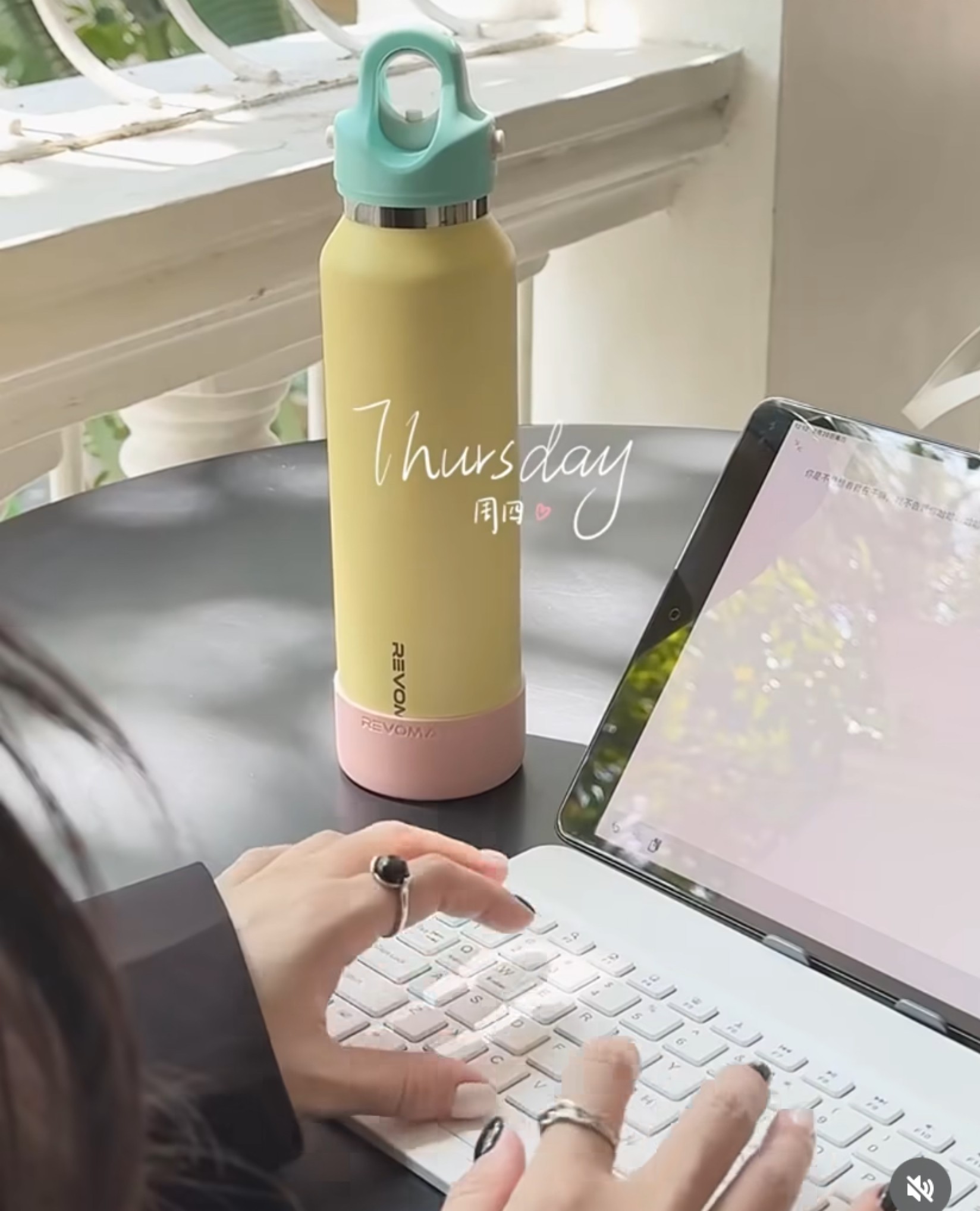 các mẫu bình giữ nhiệt Gozen nhiều màu sắc trưng bày đẹp mắt